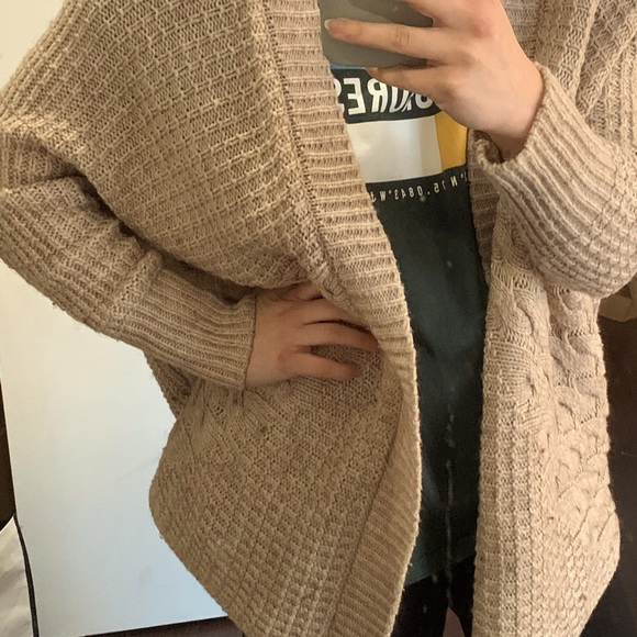 Chunky cardigan, European make - Picture 3 of 5